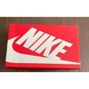 Nike empty‎ shoe box